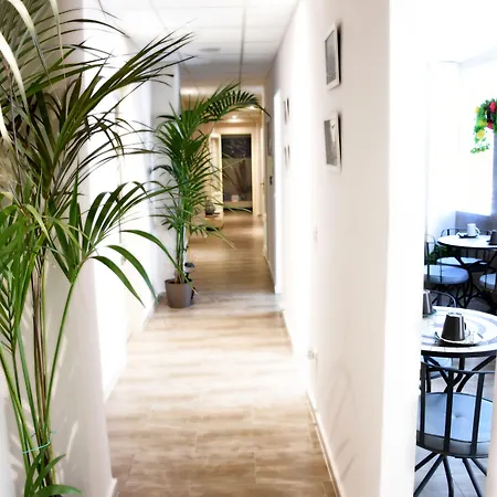 לינה וארוחת בוקר Prestige 3*