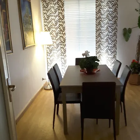 לינה וארוחת בוקר Prestige 3*