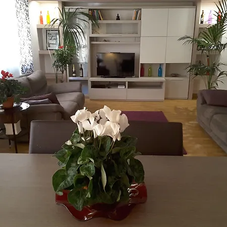 לינה וארוחת בוקר Prestige